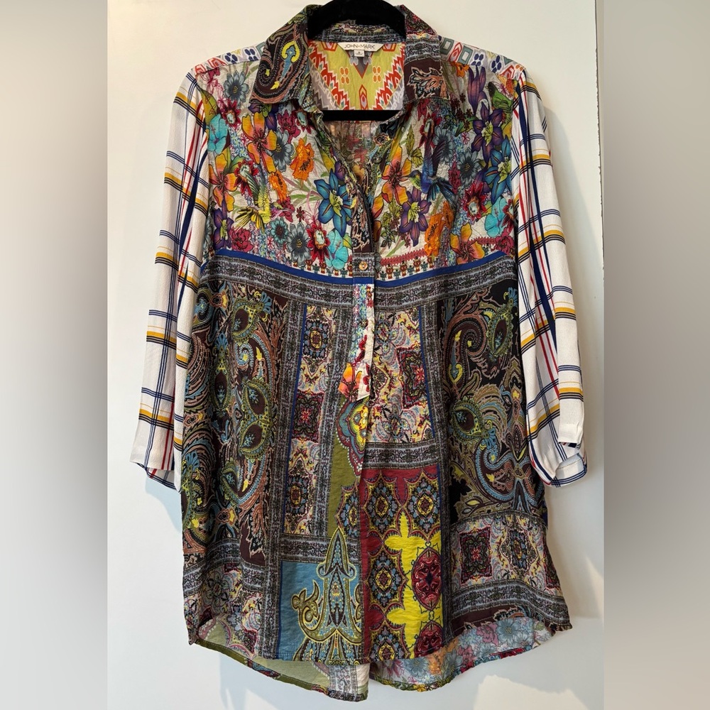 John Mark Colorful Floral and Plaid Women's Top / Blouse size S NWOT!!